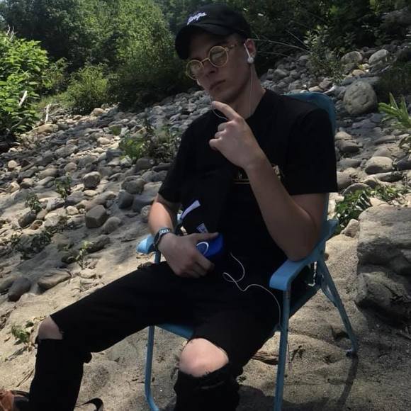 Meet your Posher, Daniel - Picture 1 of 1